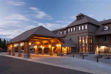 canyon lodge in yellowstone park